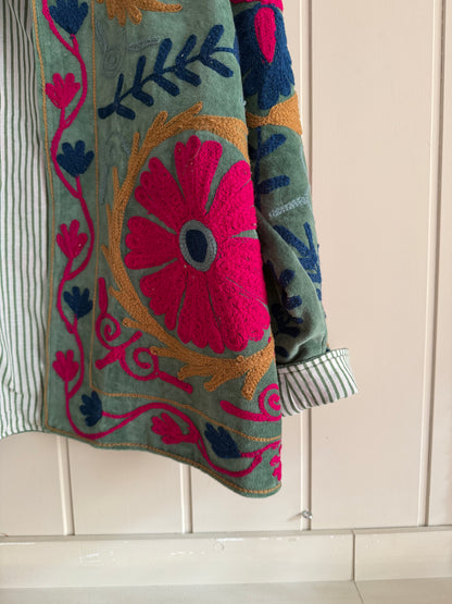 CHAQUETA SUZANI BORDADA A MANO DE TERCIOPELO 04