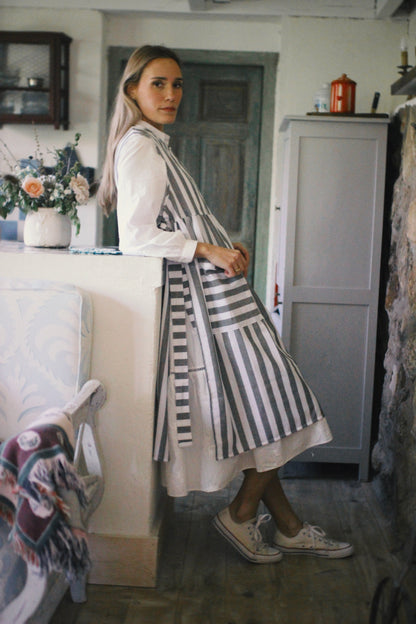 GRAY STRIPED LINEN APRON WITH BOW