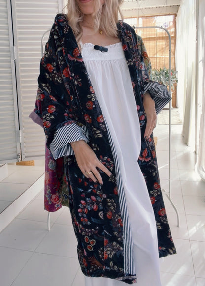 KIMONO EN TERCIOPELO NEGRO