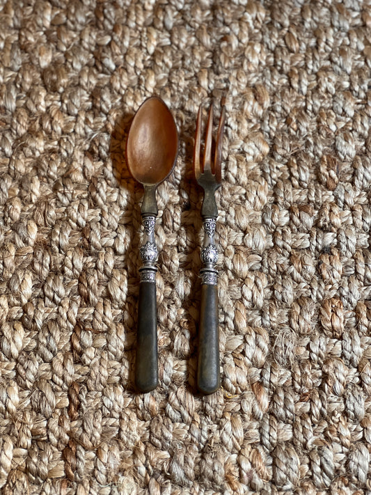 VINTAGE SALAD CUTLERY