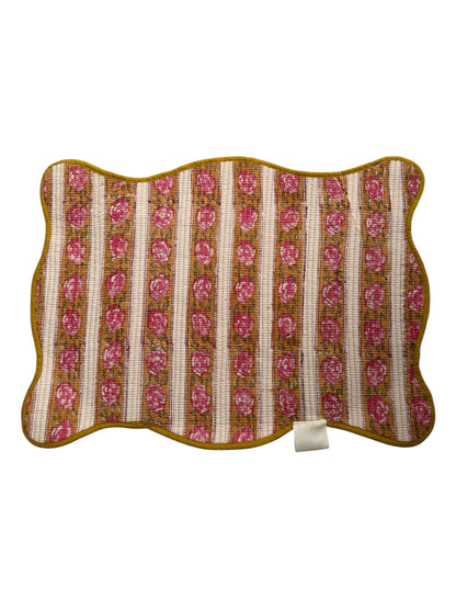 SET 2 MANTELES INDIVIDUALES ACOLCHADOS FLORAL COLOR OCRE