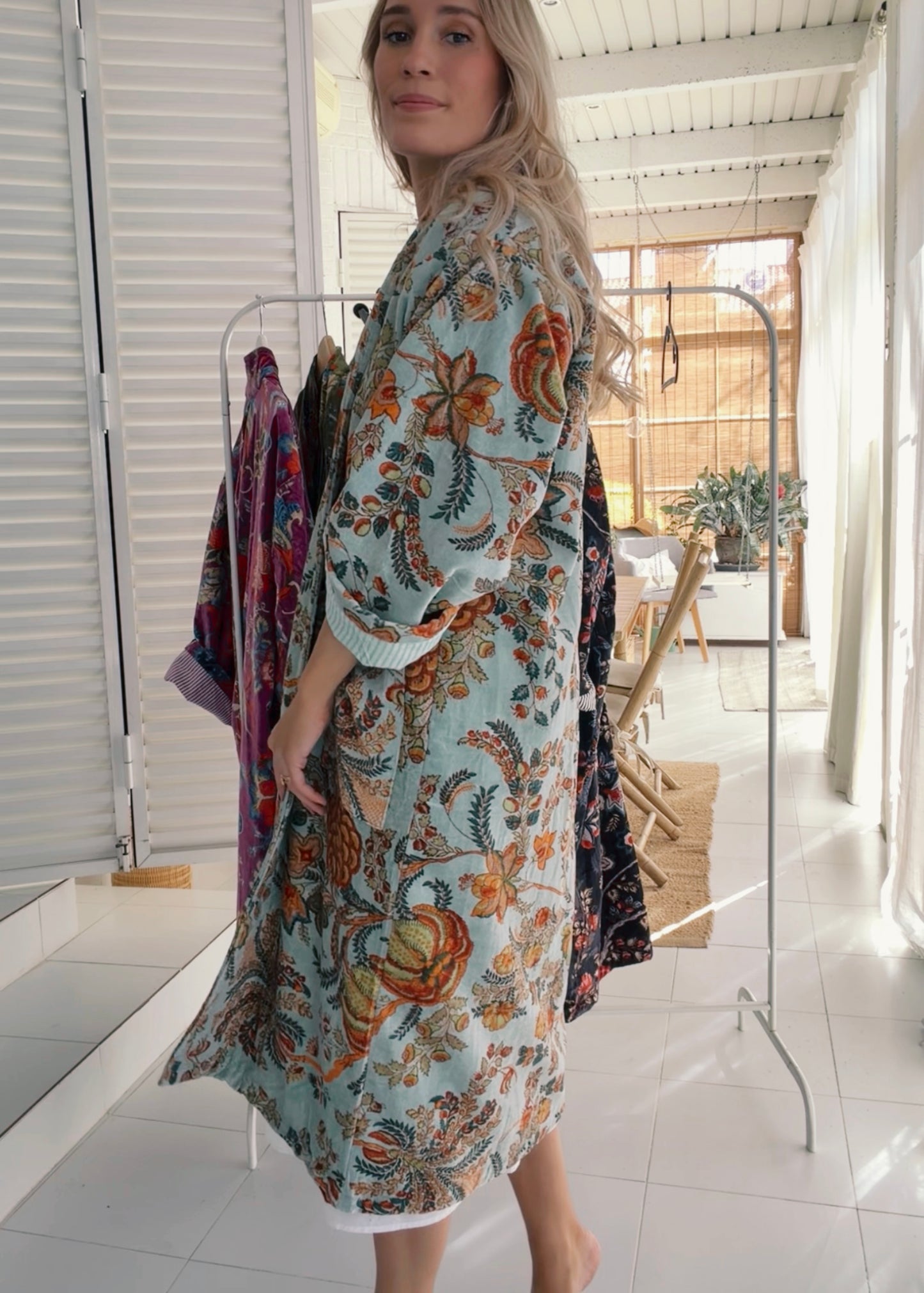 KIMONO EN TERCIOPELO TURQUESA