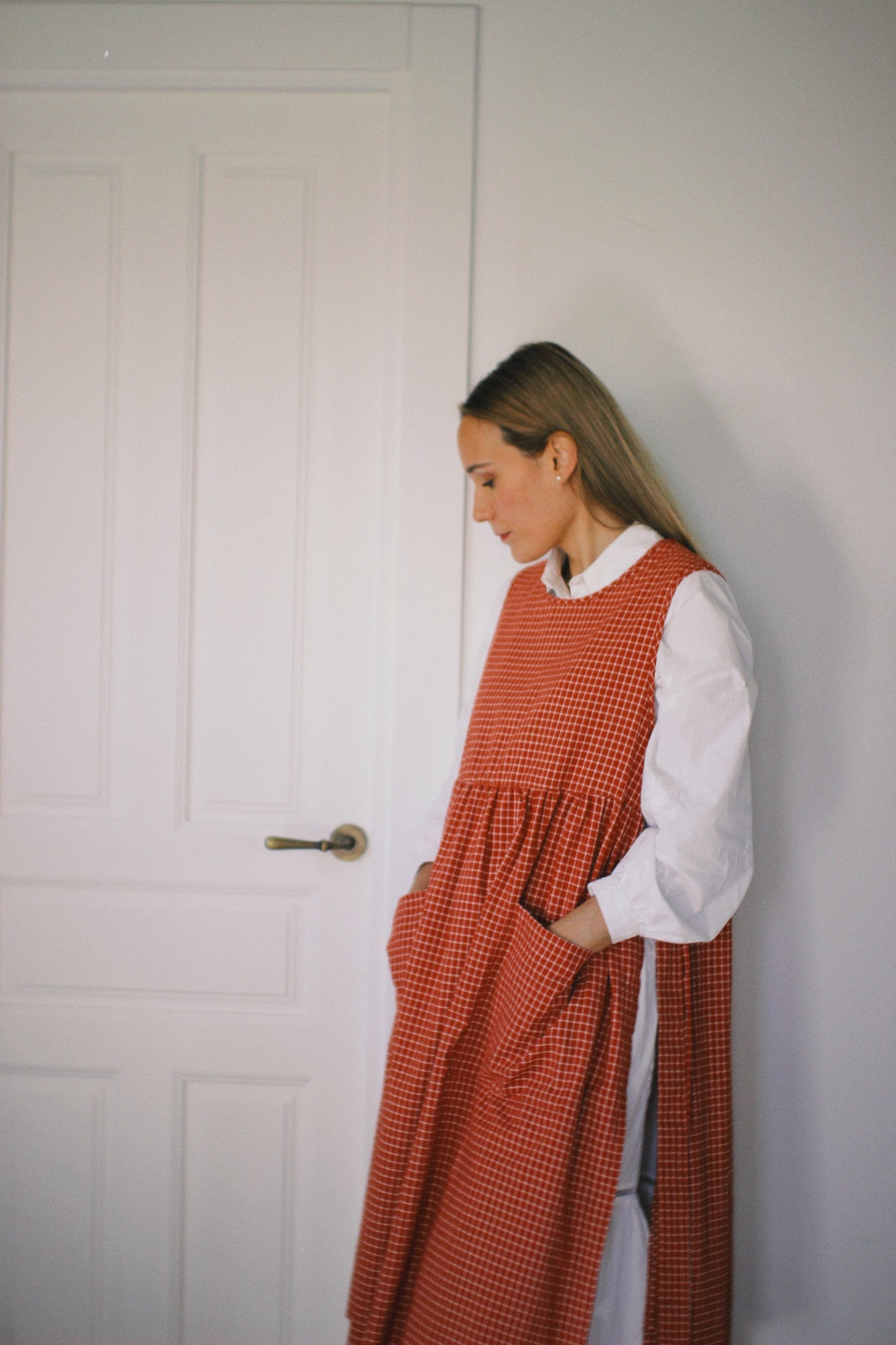 RED CHECKED COTTON APRON WITH BOW