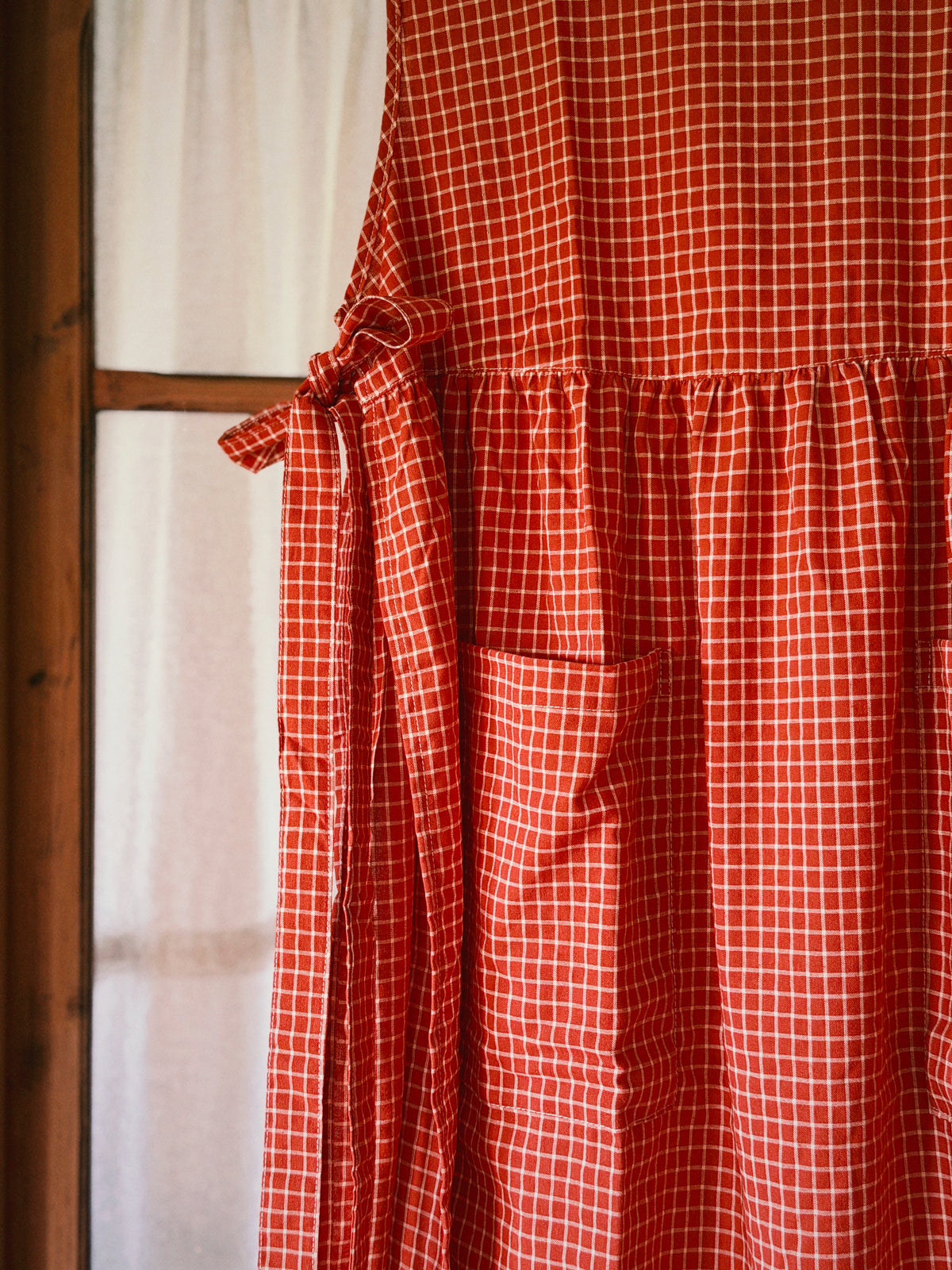 RED CHECKED COTTON APRON WITH BOW