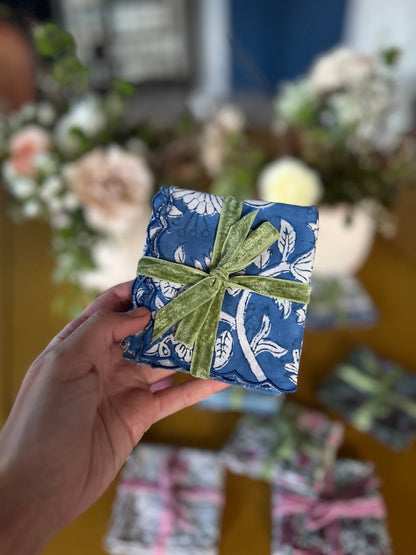 SET OF 2 BLOCK PRINT COTTON NAPKINS WITH KLEIN BLUE WAVE SCALLOP