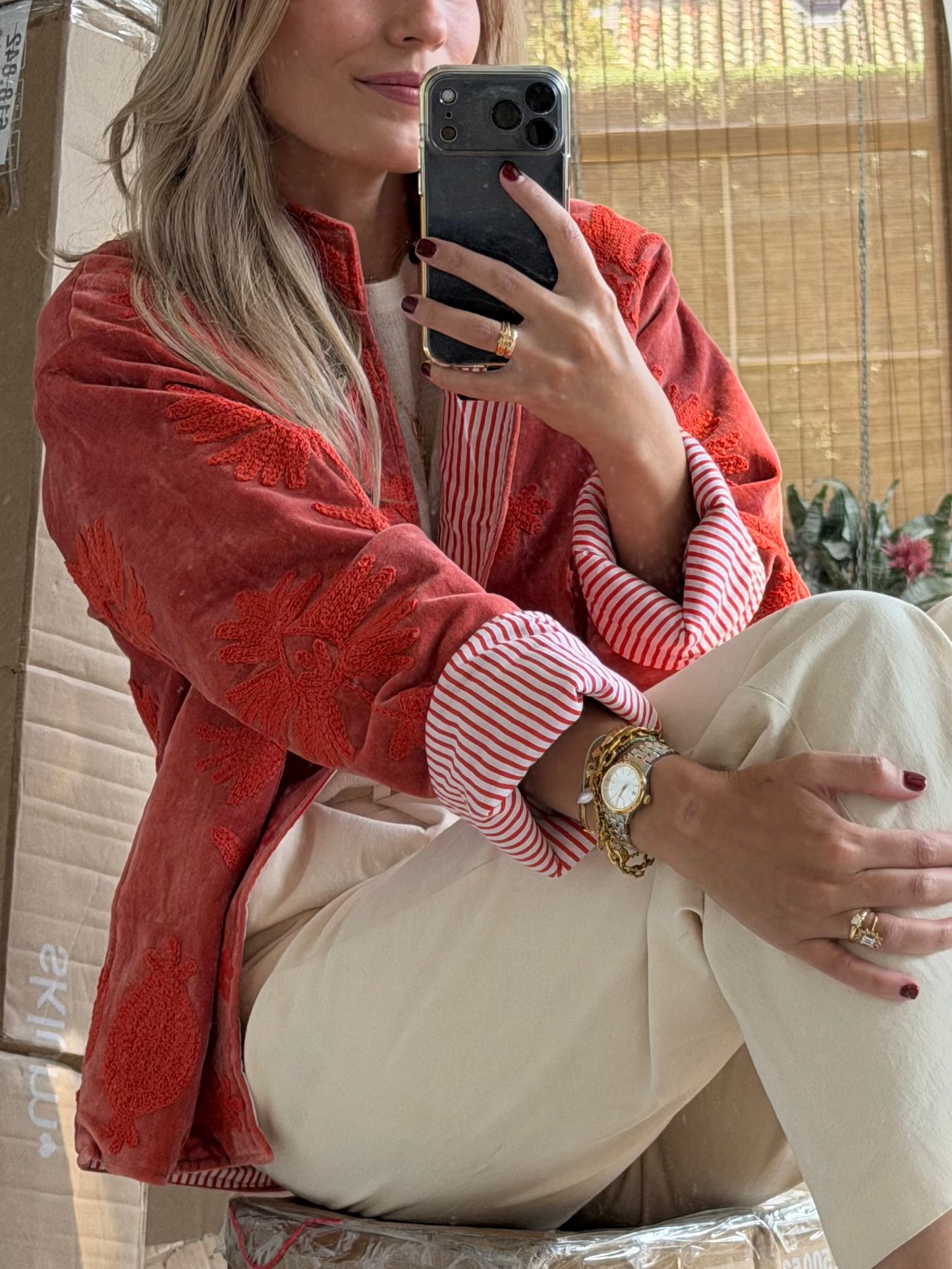 CHAQUETA BORDADA EN TERCIOPELO naranja rosa