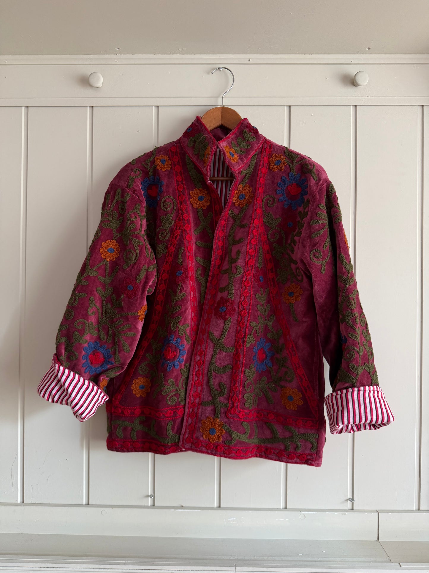 CHAQUETA SUZANI BORDADA A MANO DE TERCIOPELO 03