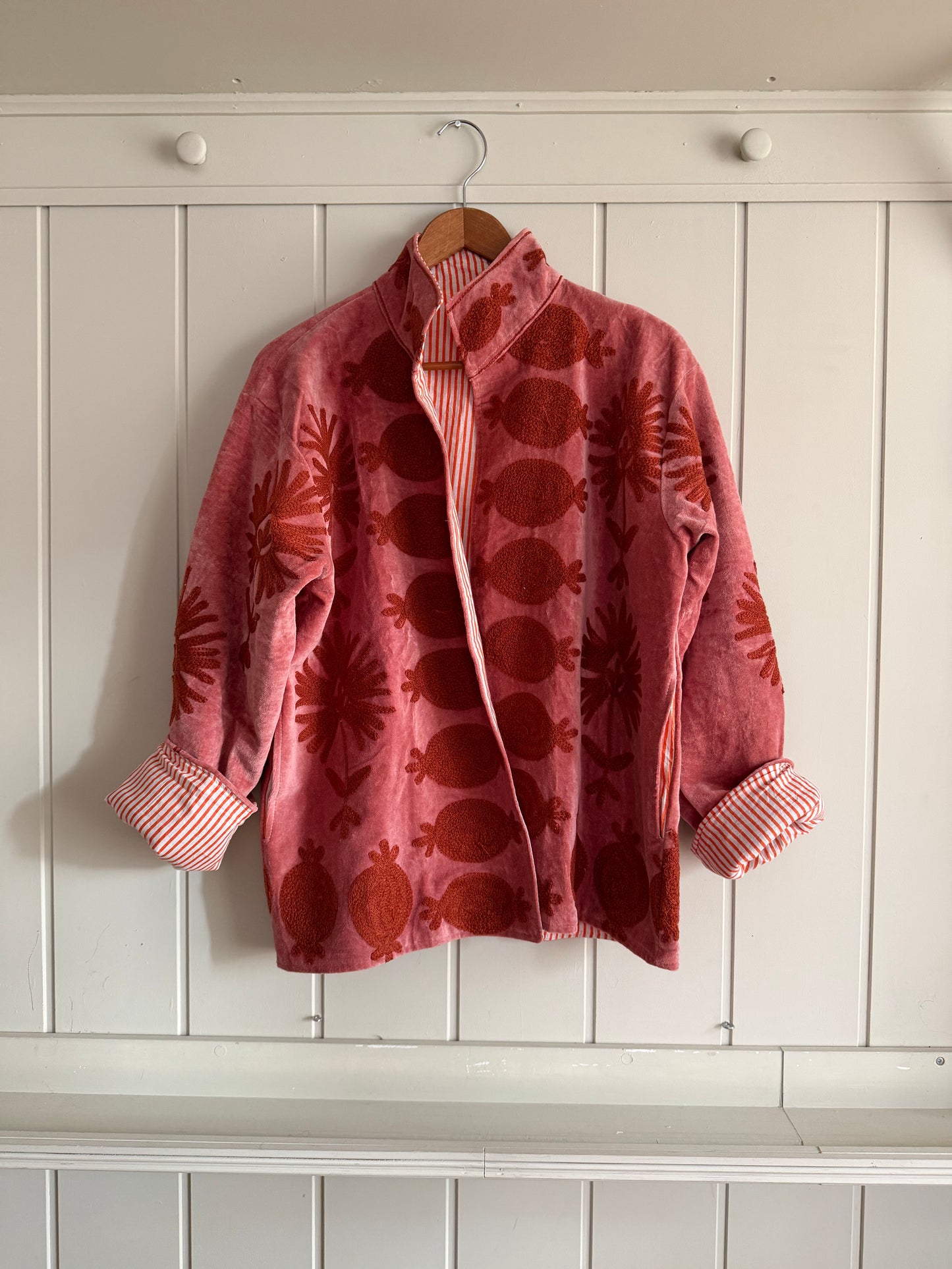 CHAQUETA SUZANI BORDADA A MANO DE TERCIOPELO 06