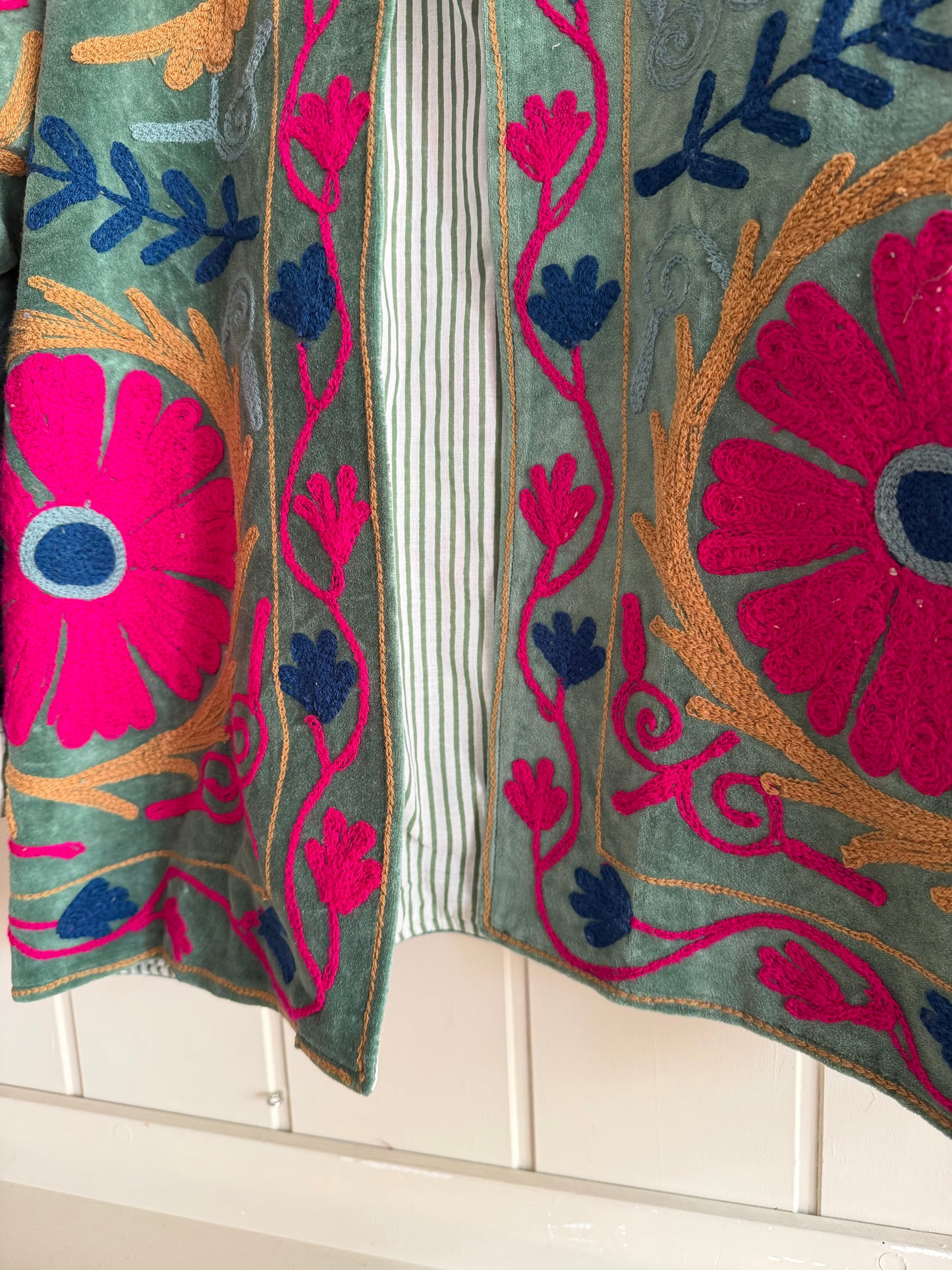 CHAQUETA SUZANI BORDADA A MANO DE TERCIOPELO 04