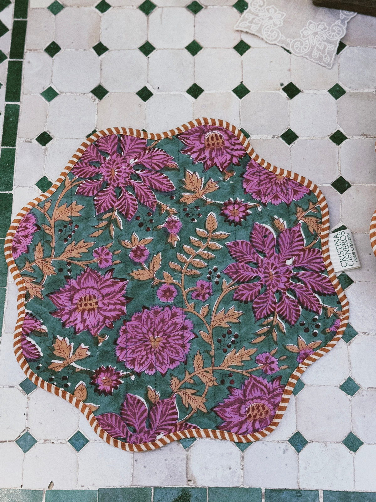 SET 2 MANTELES INDIVIDUALES ACOLCHADOS FLORAL COLOR MARRÓN TURQUESA