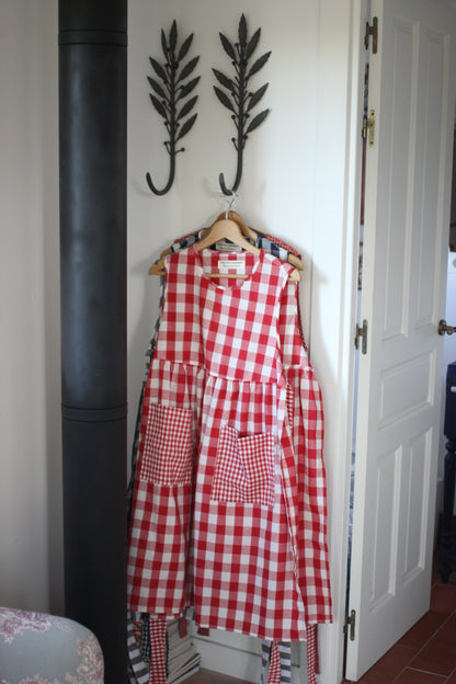 RED VICHY LINEN APRON WITH BOW
