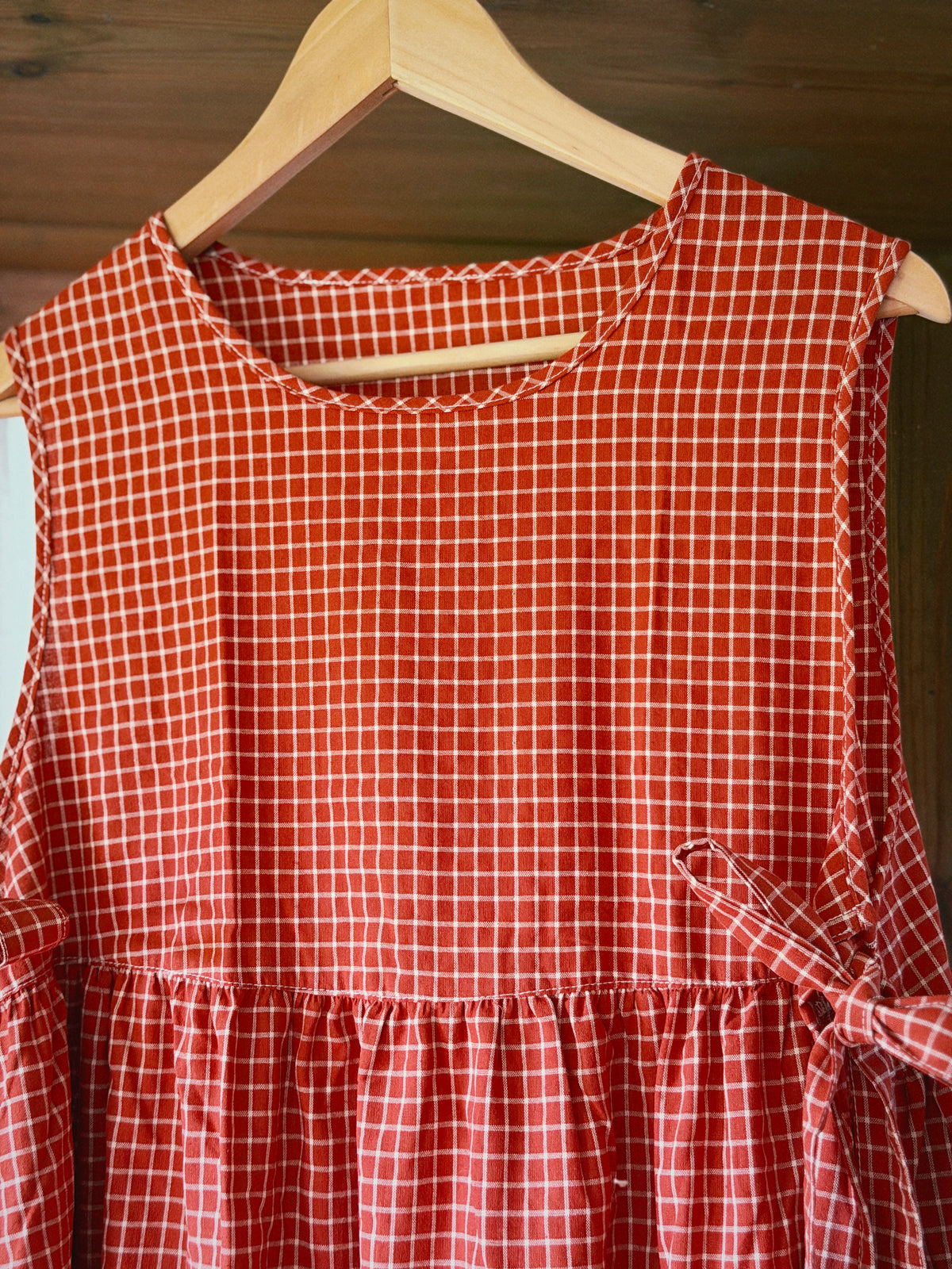 RED CHECKED COTTON APRON WITH BOW