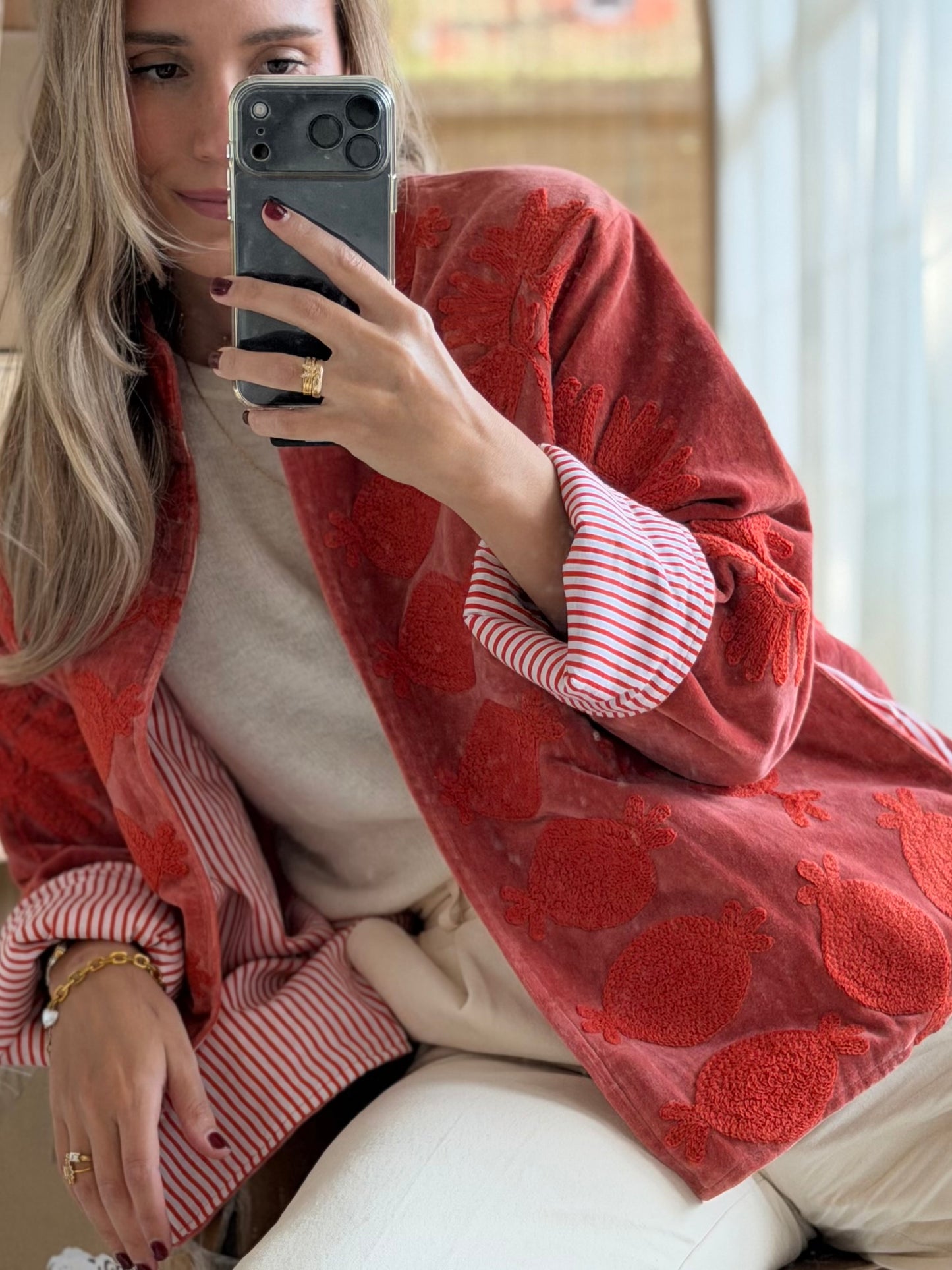 CHAQUETA BORDADA EN TERCIOPELO naranja rosa