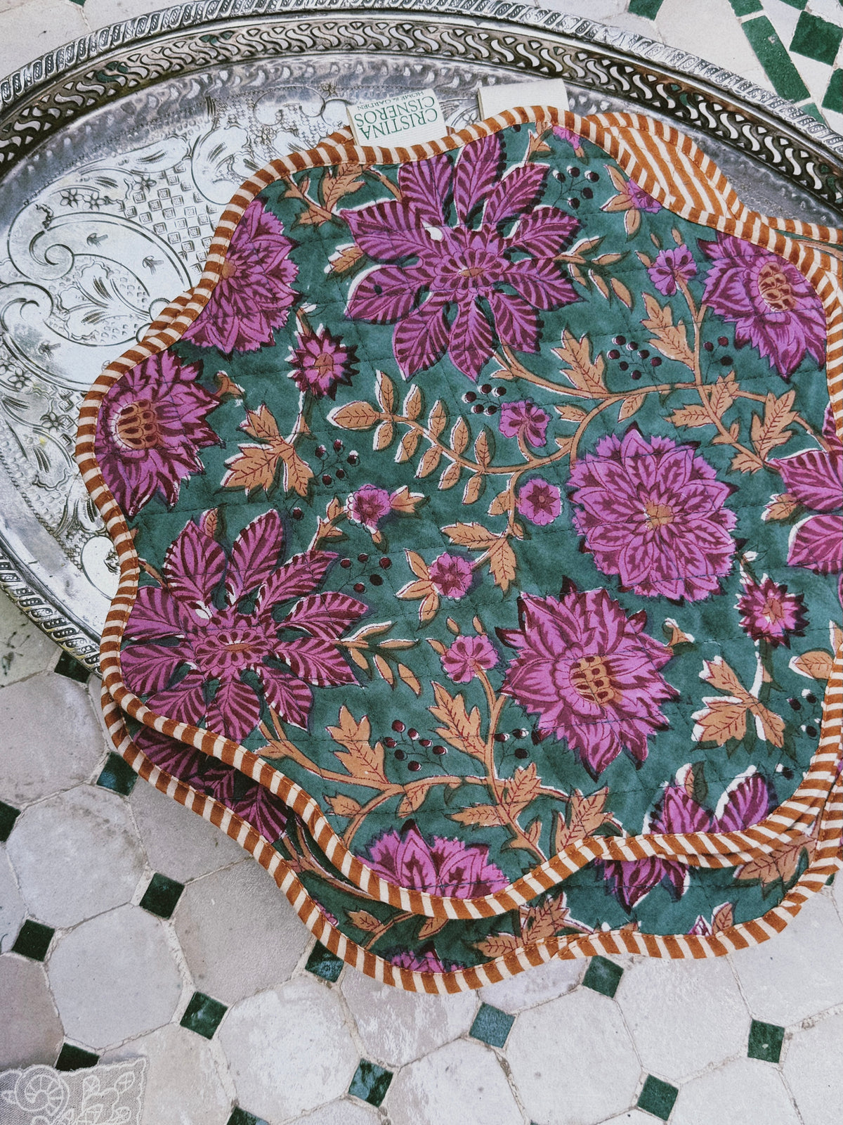 SET 2 MANTELES INDIVIDUALES ACOLCHADOS FLORAL COLOR MARRÓN TURQUESA