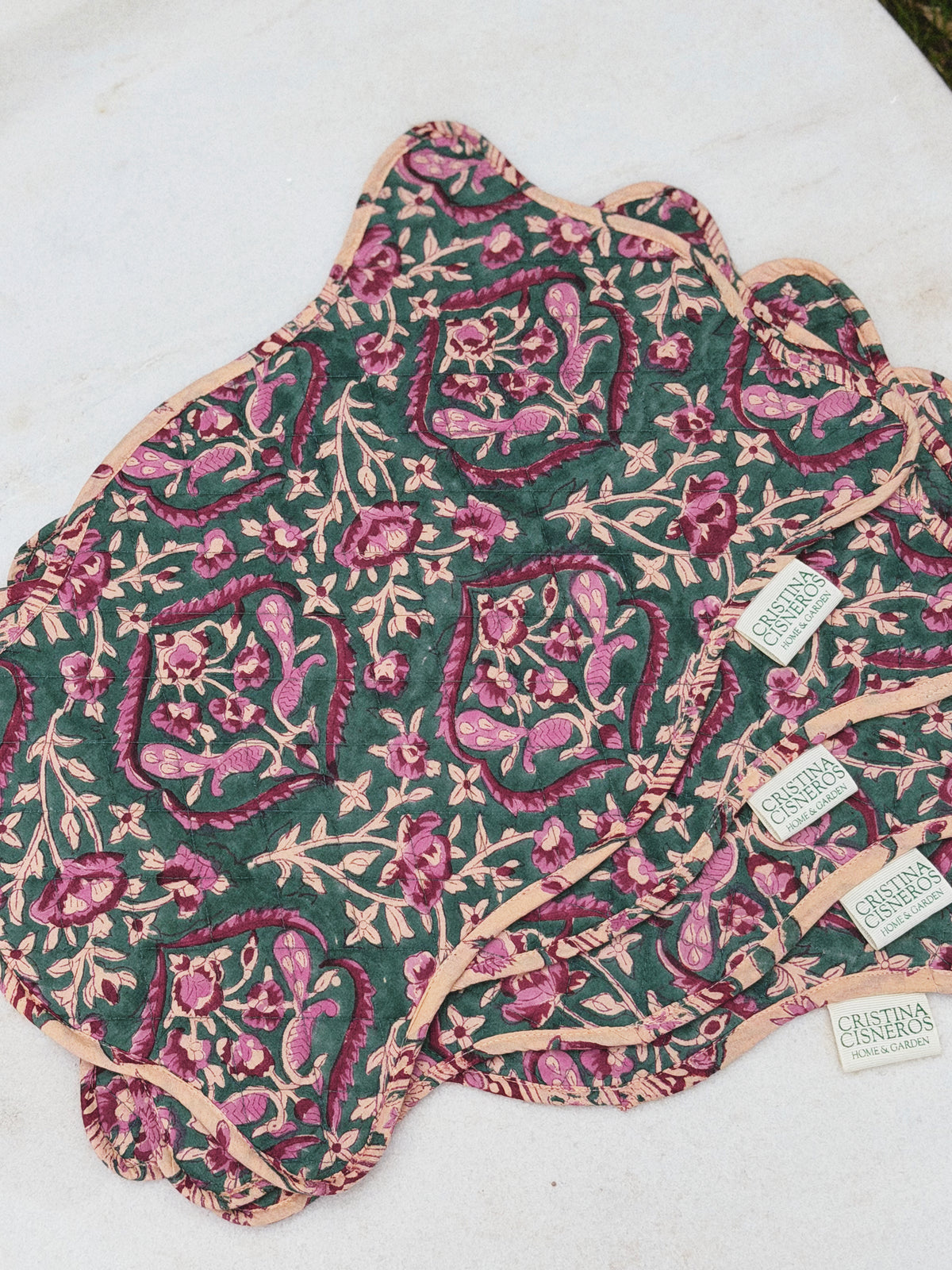 SET 2 MANTELES INDIVIDUALES ACOLCHADOS FLORAL COLOR BEIGE MALVA