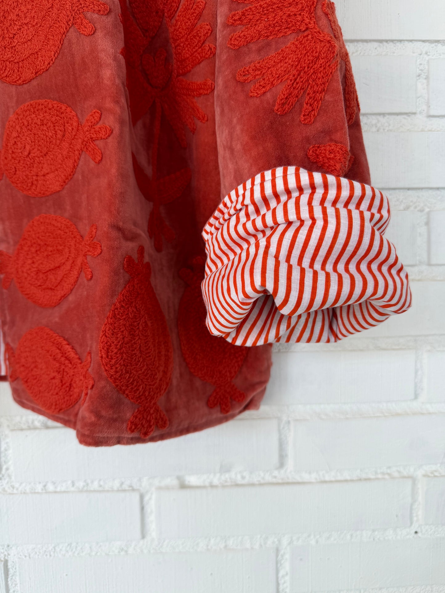 CHAQUETA BORDADA EN TERCIOPELO naranja rosa