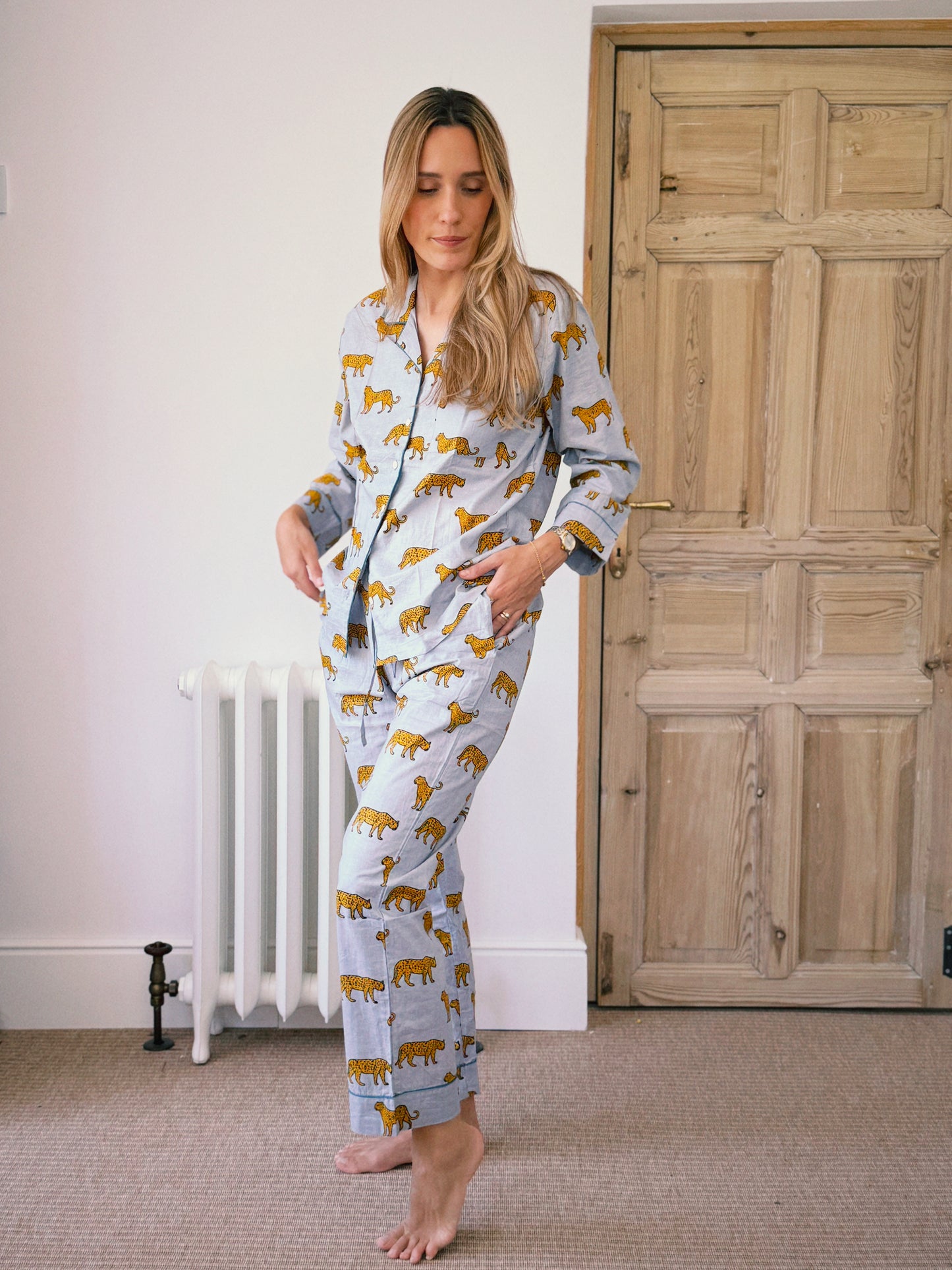 PIJAMA MANGA LARGA BLOCK PRINT GRIS LEOPARDOS