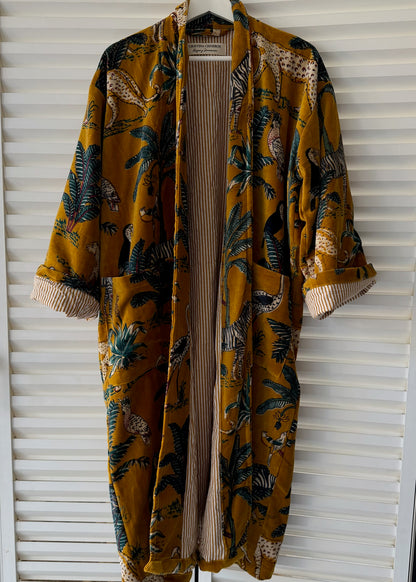 KIMONO EN TERCIOPELO OCRE