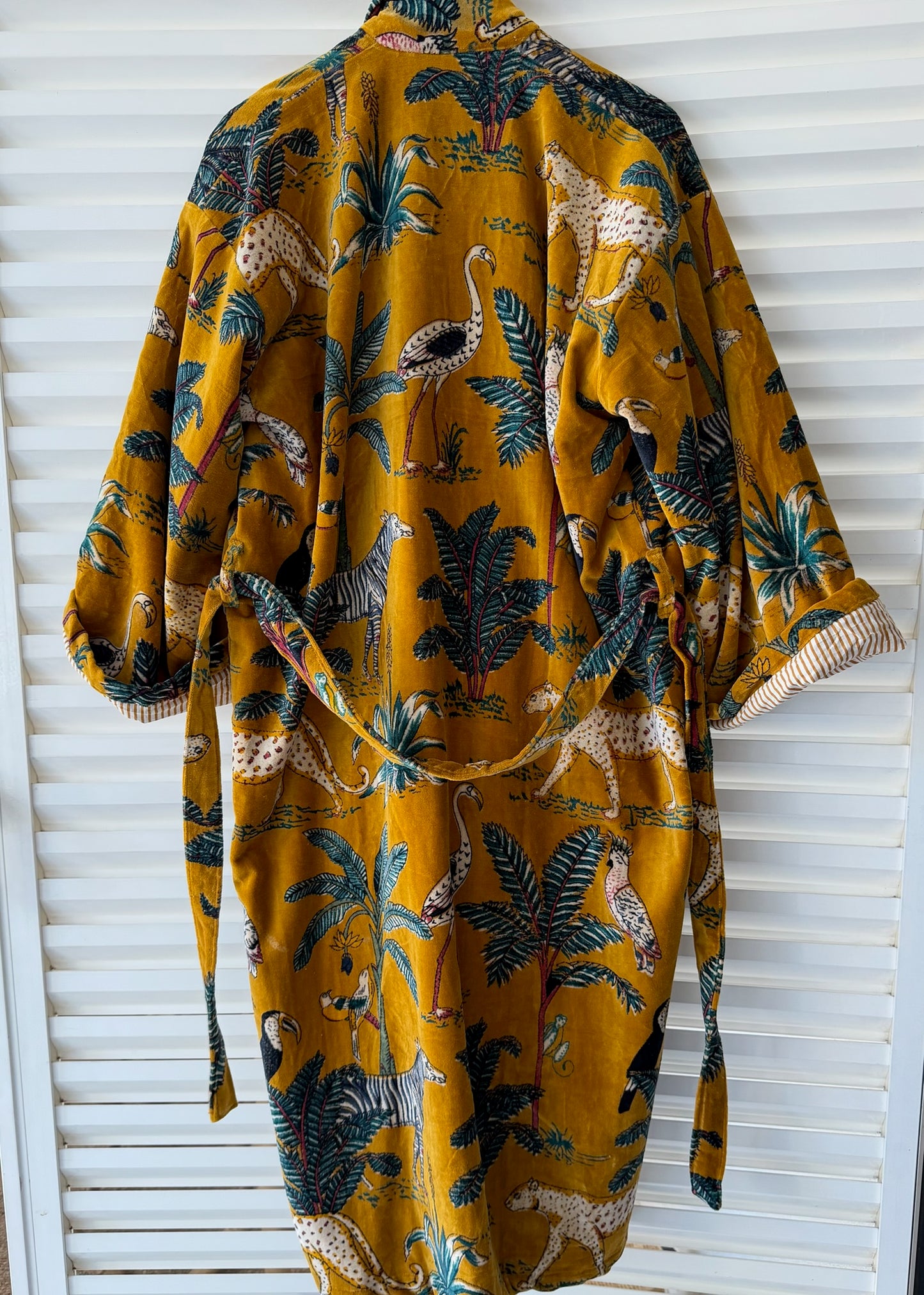 KIMONO EN TERCIOPELO OCRE