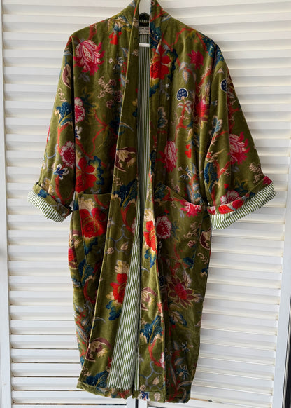 KIMONO EN TERCIOPELO VERDE