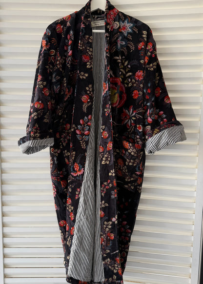KIMONO EN TERCIOPELO NEGRO