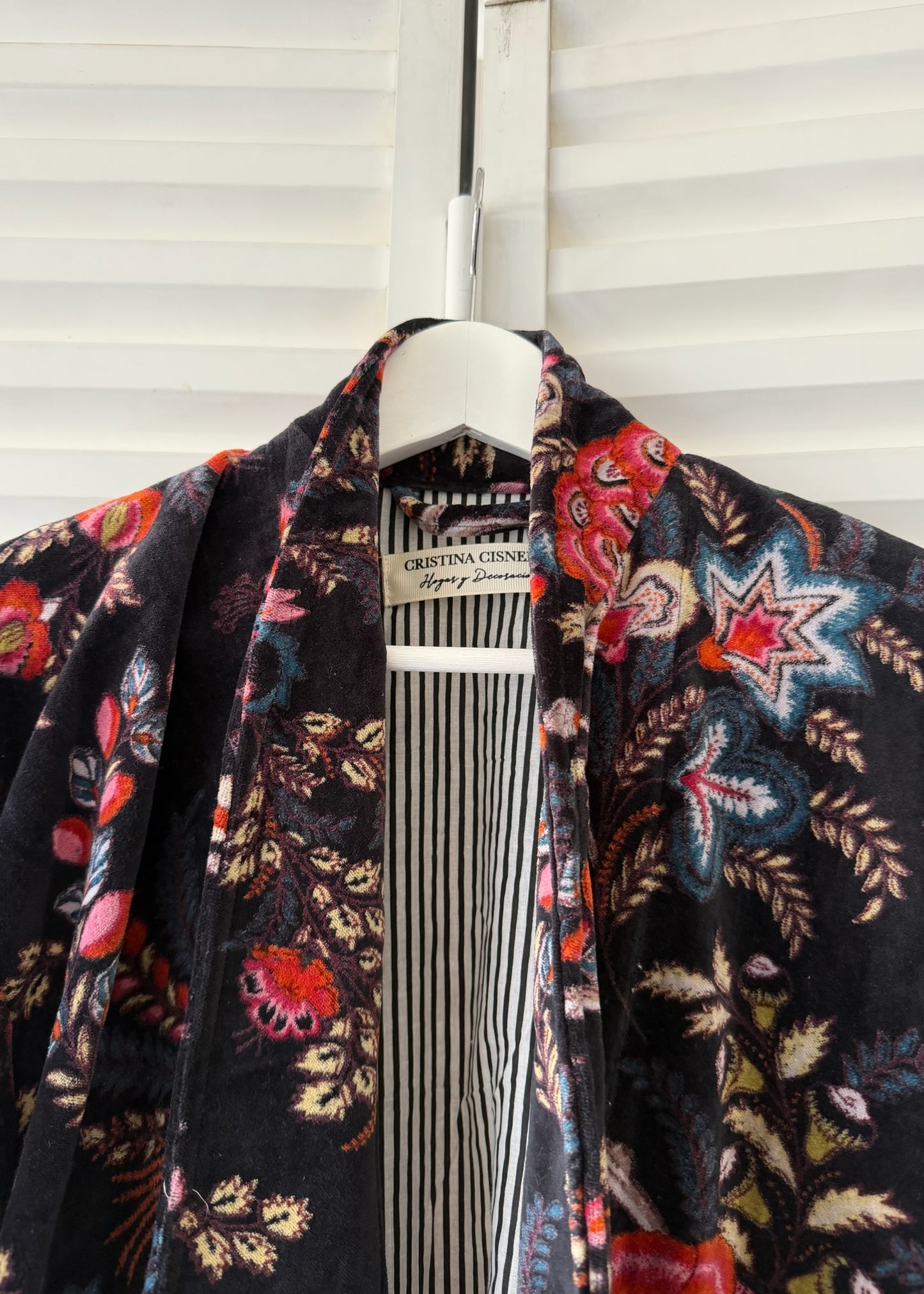 KIMONO EN TERCIOPELO NEGRO