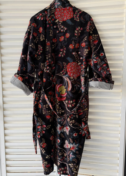 KIMONO EN TERCIOPELO NEGRO
