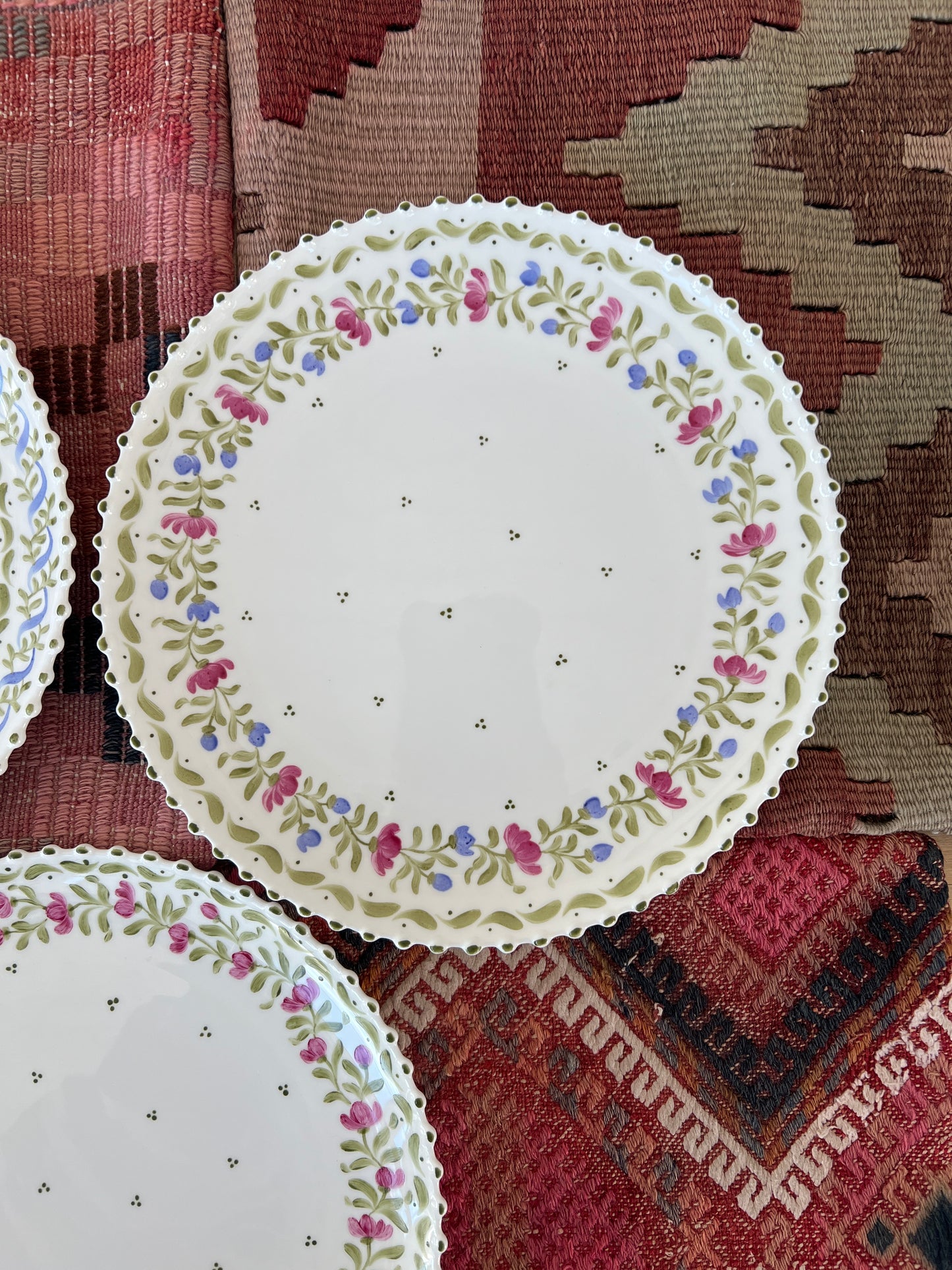 PLATOS PORCELANA PINTADA A MANO